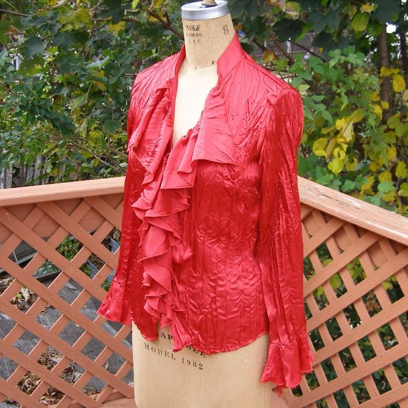 NWOT size M 6-8 Red Crinkle blouse by MDS California - Picture 2 of 10